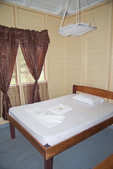 Iwokrama River Lodge Makari Szoba fotó